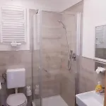 La Boutique House 2*
