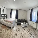 イン La Boutique House 2*
