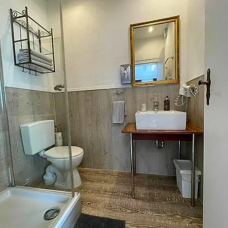 La Boutique House 2*